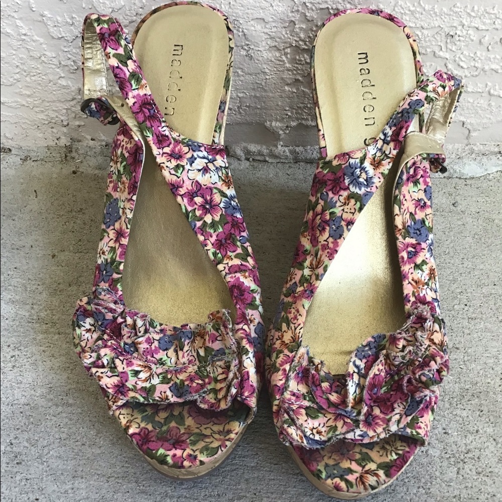 Madden Girl Wedges